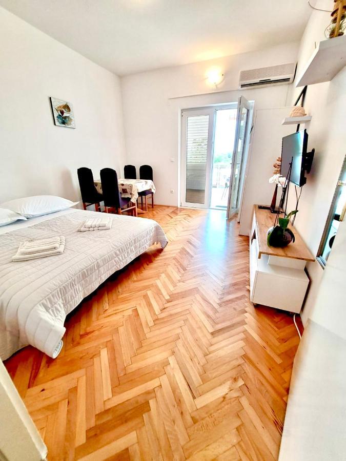 Nemira Getaway Apartament *
